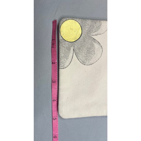 Marc Jacobs Daisy Canvas Cosmetic Bag Pouch 5x4 in Excellent Condition - Picture 5 of 6